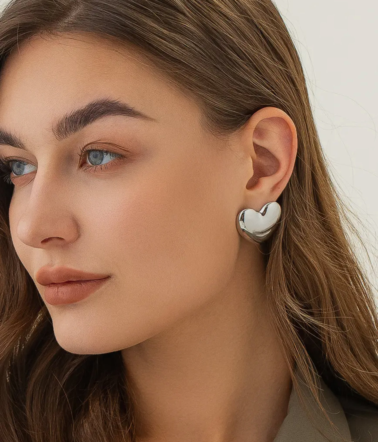 Chantilly Heart Studs