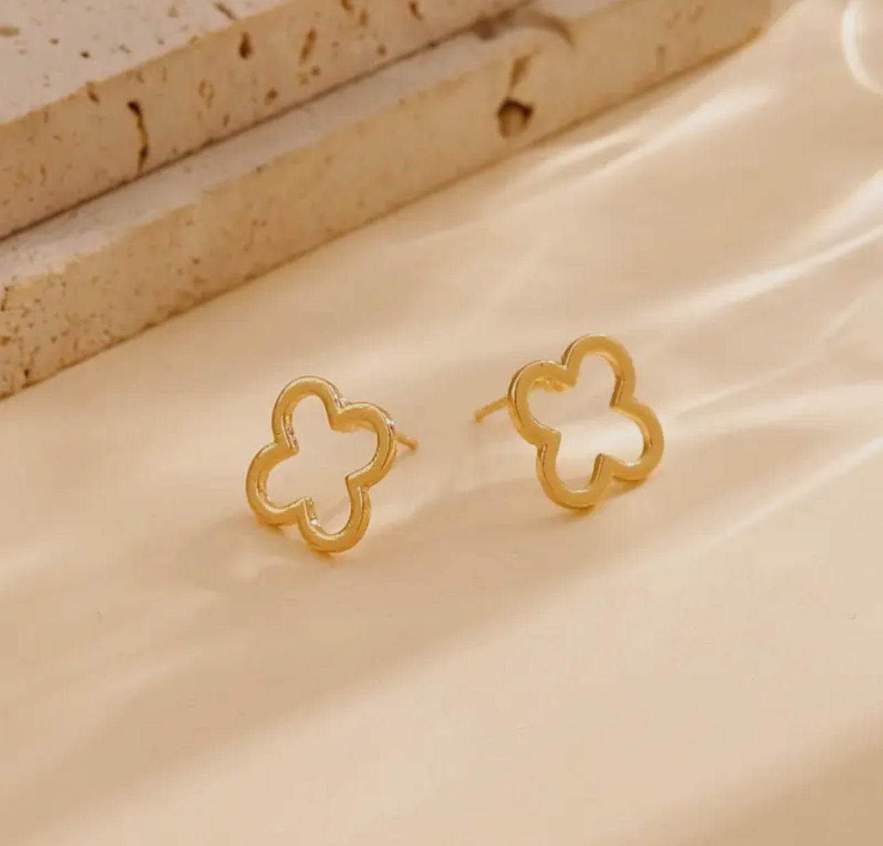 Open Clover Stud Earrings