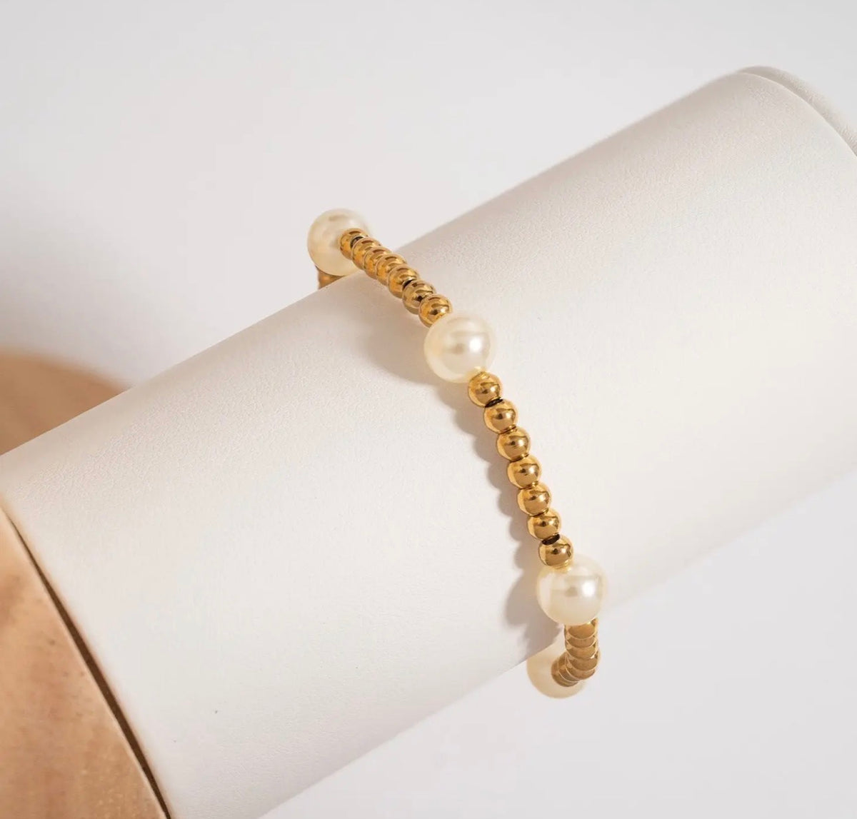 Kiska Glass Pearl Bracelet