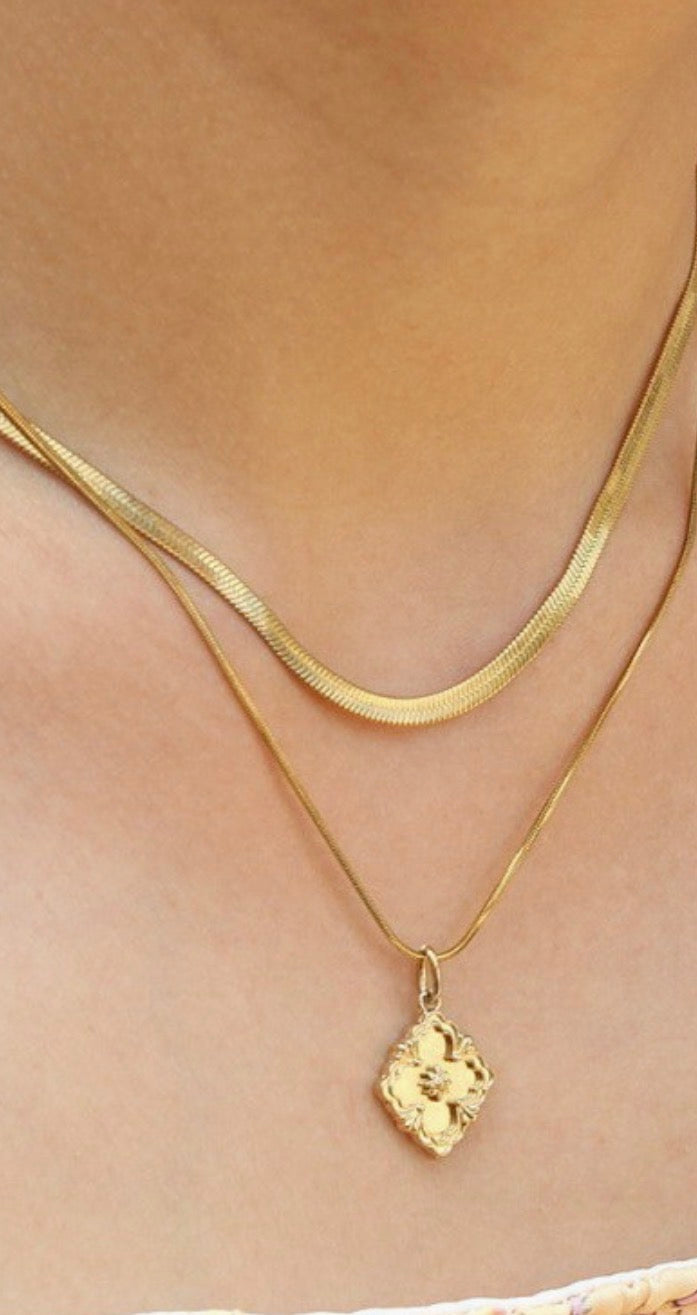 Clover Pendant Necklace