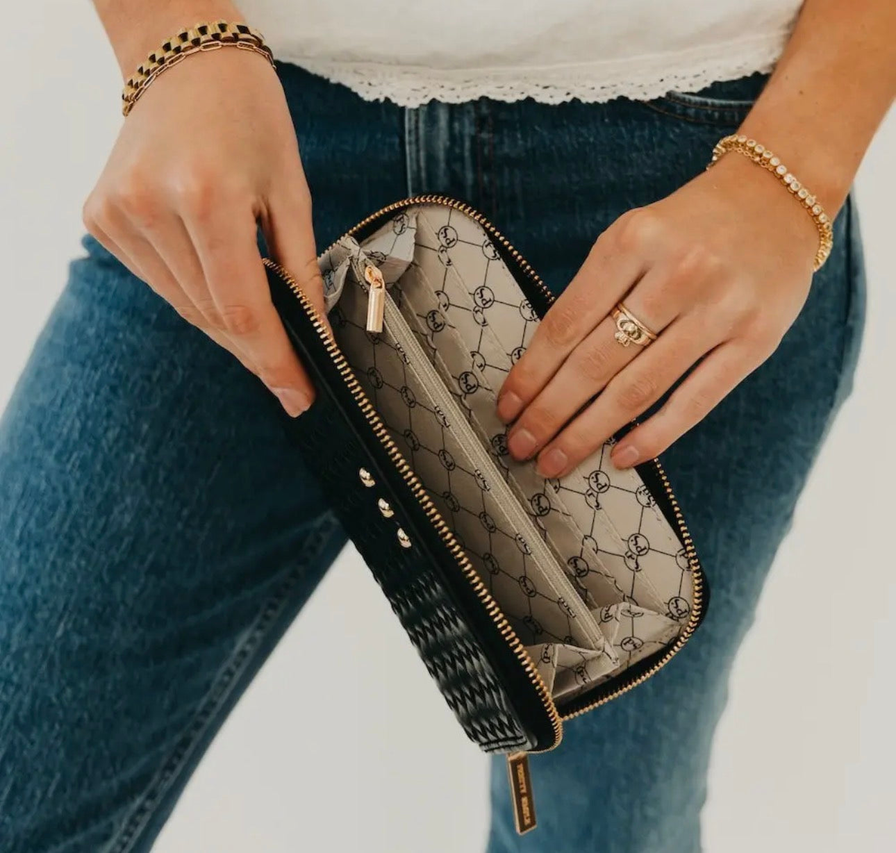 Lenny Zip Woven Wallet