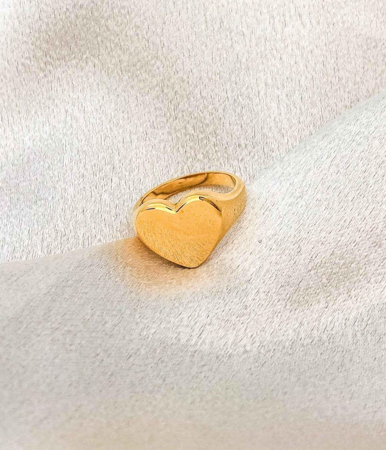 Reena Heart Ring