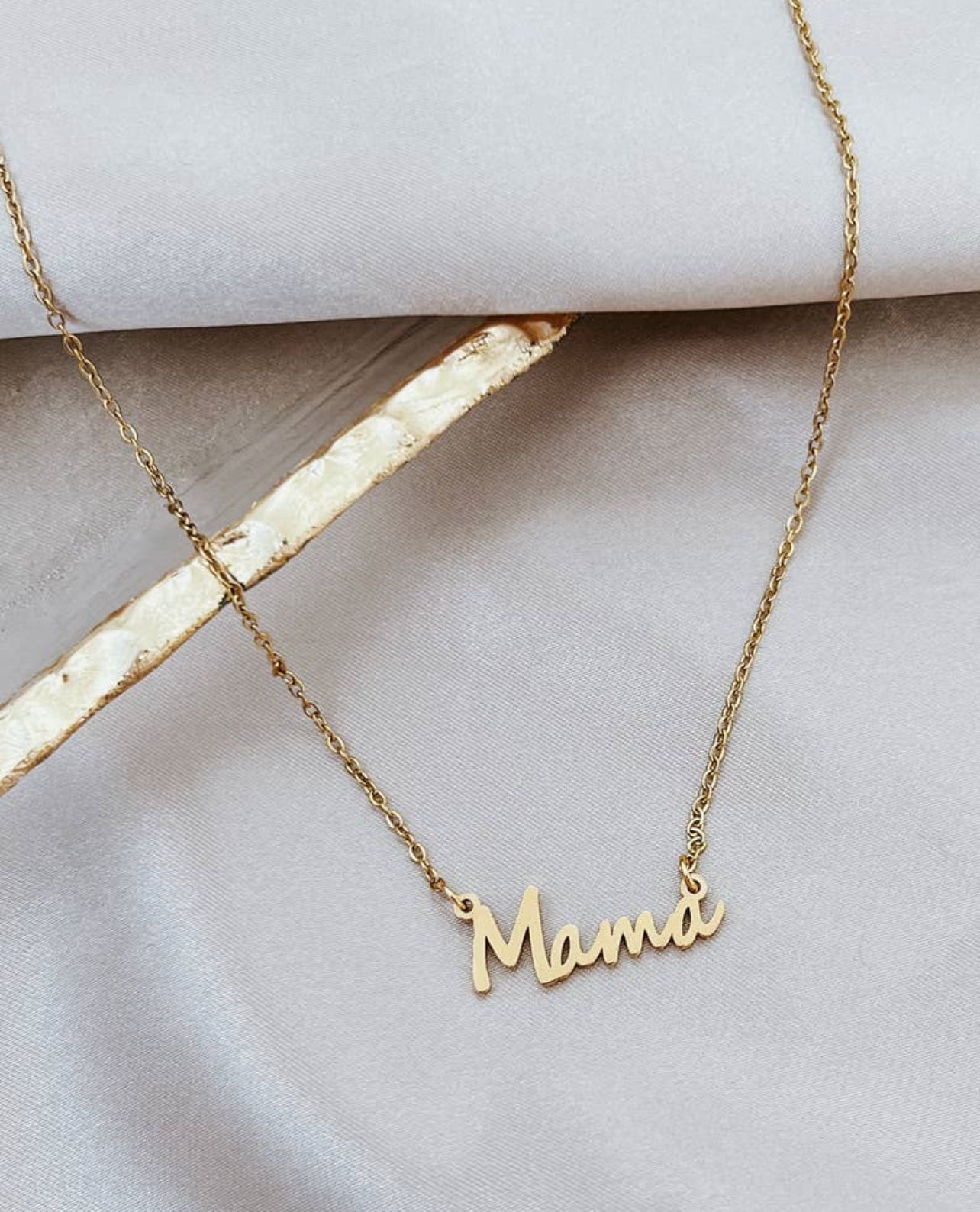 ‘Mama’ Necklace